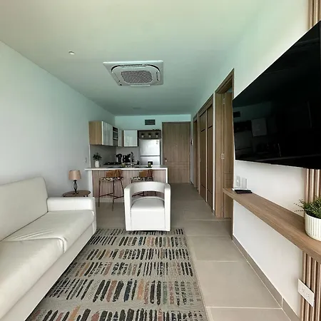 Oasis Privado En Baia Kristal Cartagena